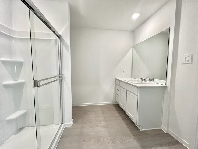 Building Photo - 3019 Mallorca Dr