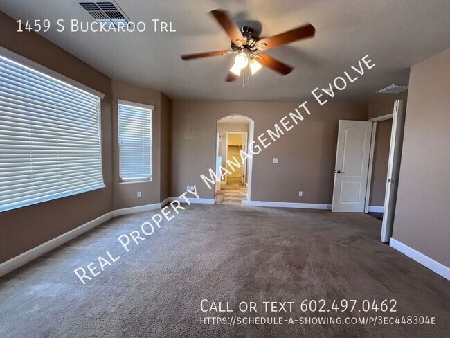 Building Photo - 1459 S Buckaroo Trail