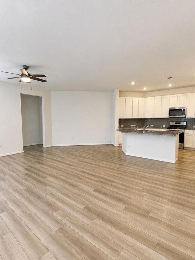 Building Photo - 2920 Grand Anse Dr