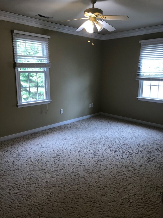 Building Photo - Stunning 4bdrm/2.5bth Home w/Loft Located in Chesterfield! Fenced in Backyard, 2 Car Garage, and ...