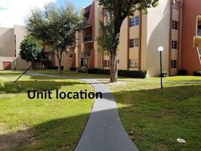 Building Photo - 13707 SW Kendale Lakes Cir