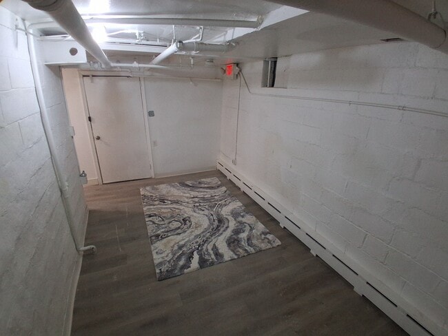 Building Photo - 1528 S Cushman St