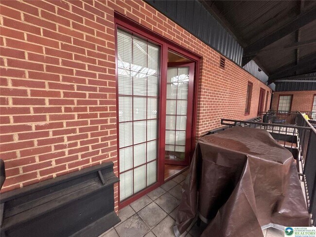 Building Photo - 11 W 2nd St