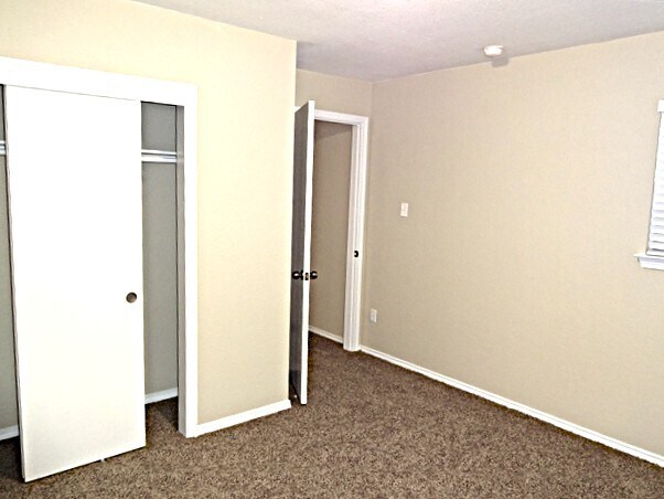 Building Photo - 13209 Thome Valley Dr