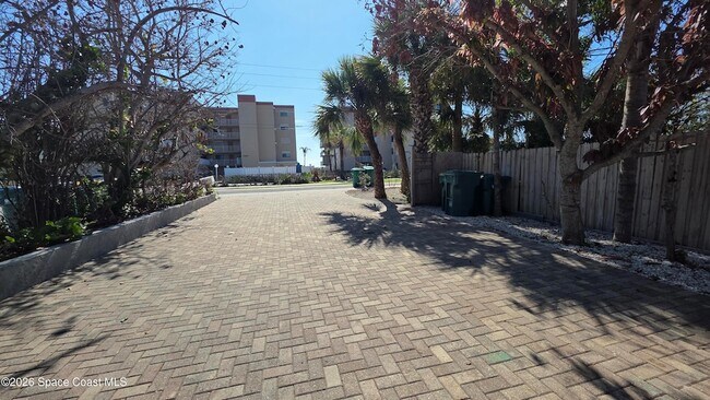 Building Photo - 1550 S Atlantic Ave