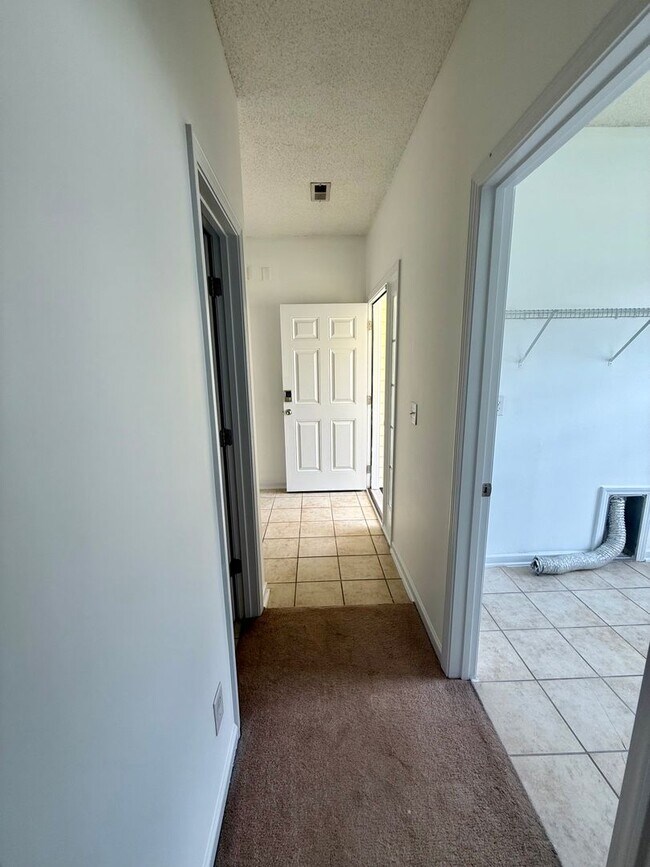 Building Photo - Three bedroom, 2 bath house in Greensboro