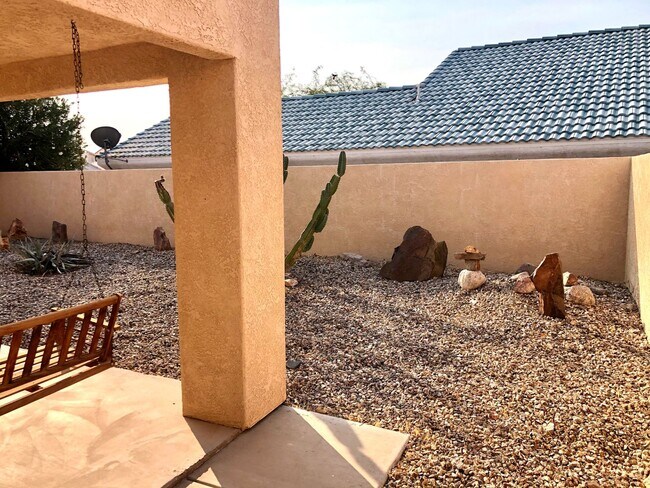 Building Photo - Beautiful 2 Bedroom, 2 bathroom Home in El Camino Village!