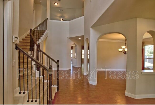 Building Photo - 1703 Elkins Ln