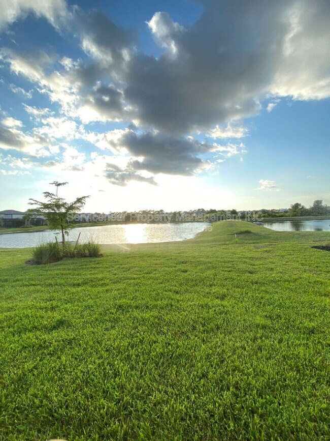 Building Photo - 6136 Baywood Ct