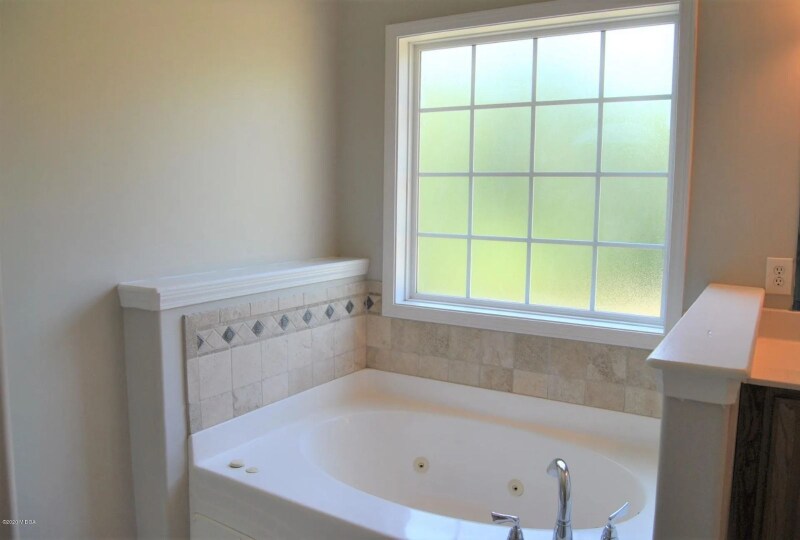 Building Photo - 575 Windsong Dr