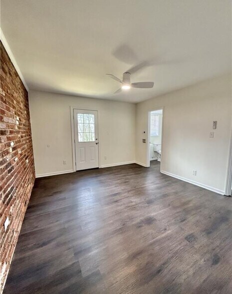 Building Photo - 372 S Cherry St