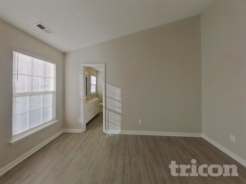 Building Photo - 5243 Moonlight Trail SW