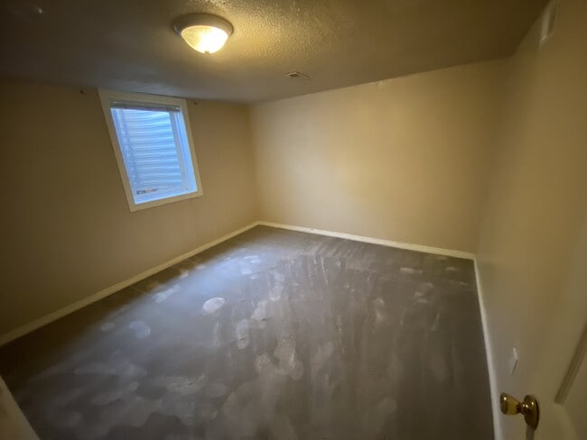 Building Photo - Cozy apartment in Potter Highlands!