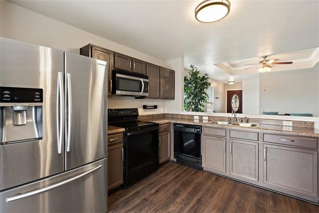 Building Photo - 12201 Sky Harbor Dr