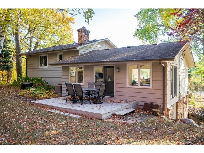 Building Photo - 4644 Carlow Rd
