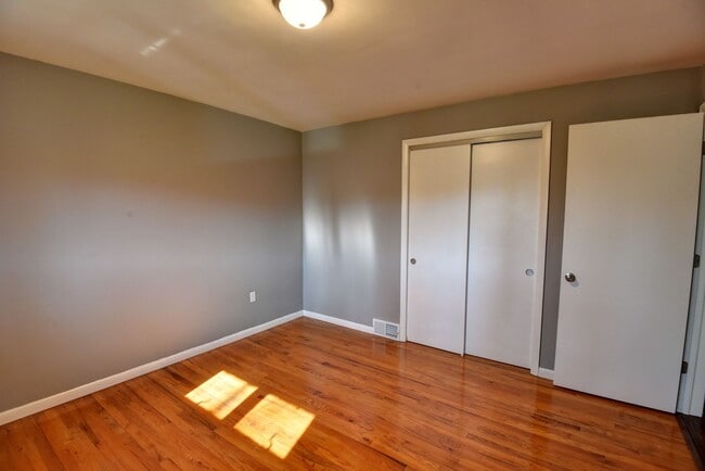 Building Photo - 2 Bed 3 Bath Single Family Home For Rent i...