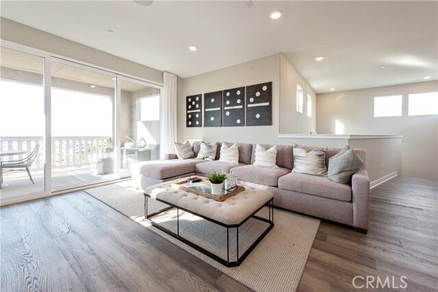 Building Photo - 551 Serrano Summit Dr