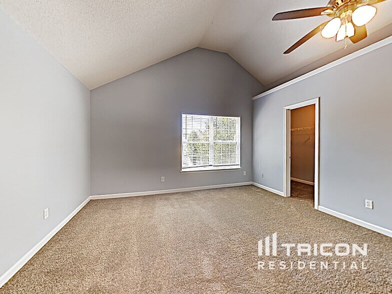 Building Photo - 4006 Shaded Oasis Ln