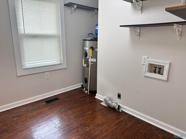 Building Photo - 1508 Mckinley Ave NE