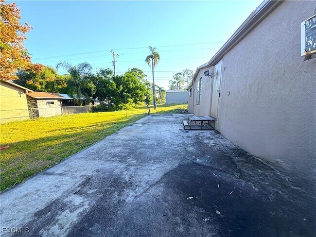 Building Photo - 8115 Tolles Dr