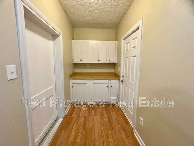 Building Photo - 6244 Milford Rd