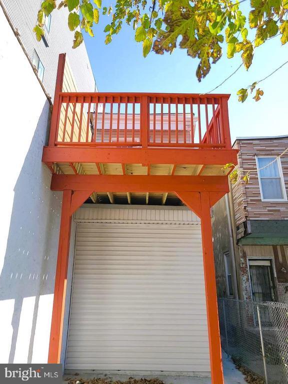 Building Photo - 1558 N Randolph St