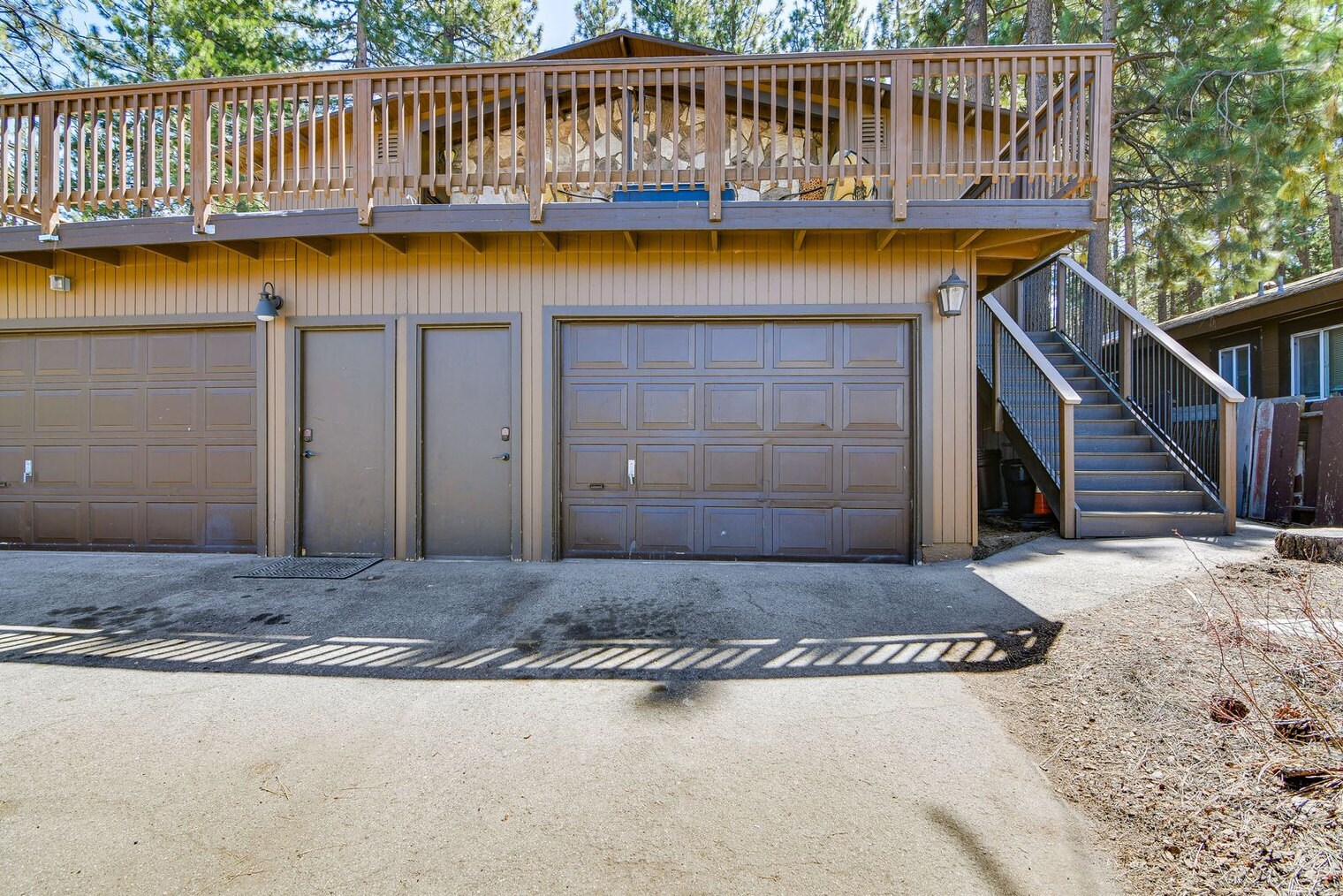 Building Photo - 3688 Paradise Ave