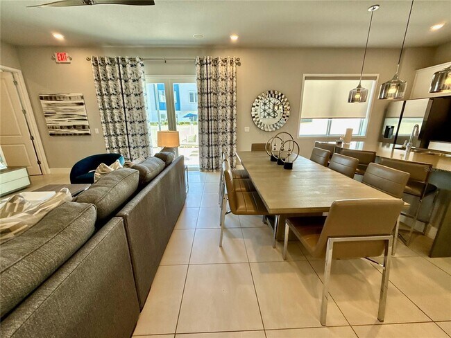 Building Photo - 7740 Sandy Ridge Dr