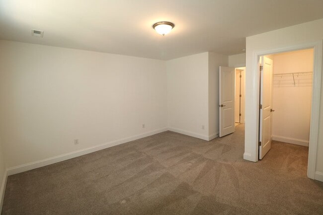 Building Photo - 772 Gibb St