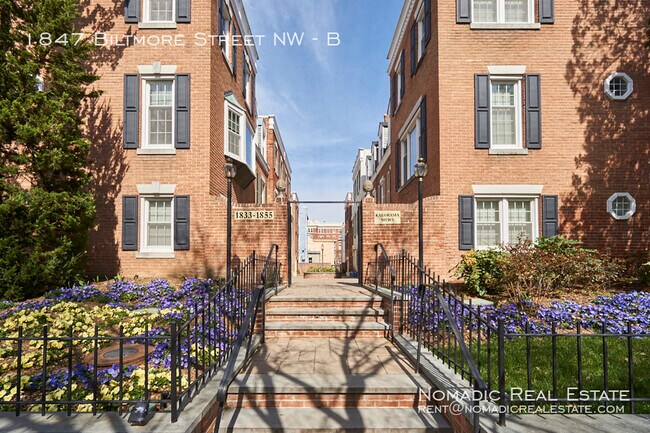 Building Photo - 1847 Biltmore St NW