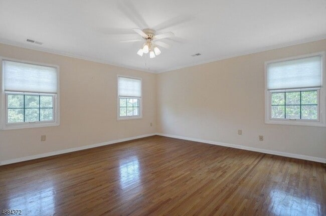 guest b/r - 4 Dearburn Ct