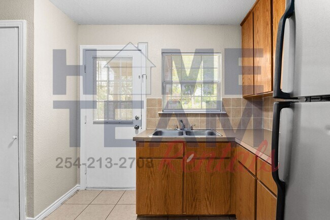 Building Photo - 2005 Elkins Ave