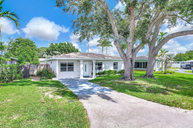 Building Photo - 261 NE 45th St