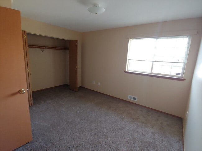 Building Photo - Remodeled Duplex - Midtown CDA
