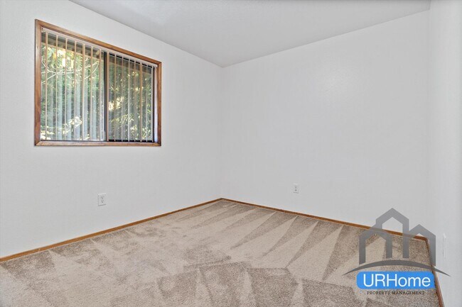 Building Photo - 424 SE 169th Ave