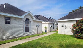 Building Photo - 2502 Cervantes Ave