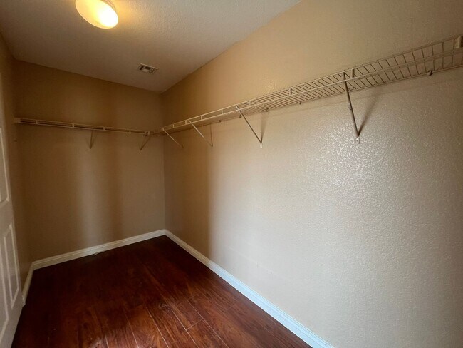 Building Photo - 8988 Winchester Ridge St