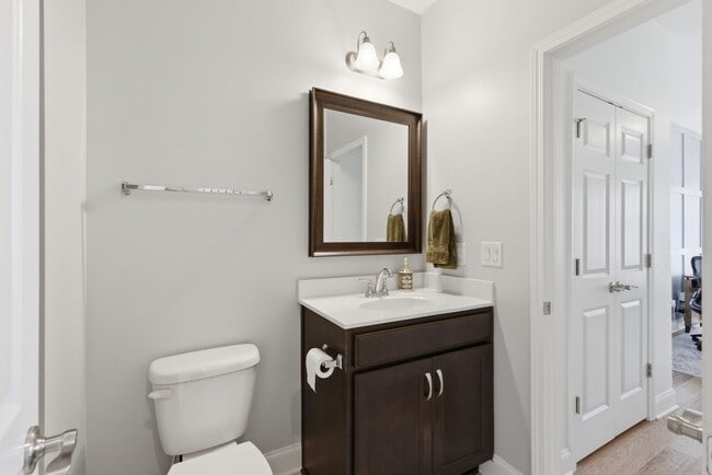 Building Photo - Luxury Executive Living in Sought-After Franklin Community