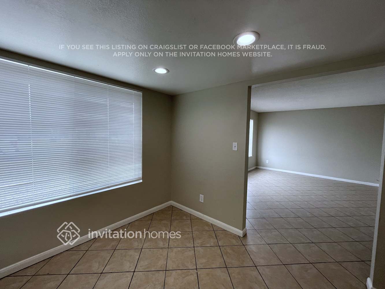 Building Photo - 9018 W Sells Dr
