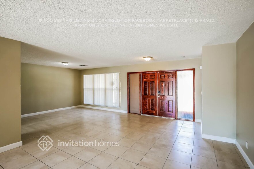 Building Photo - 1810 N 47th Ave