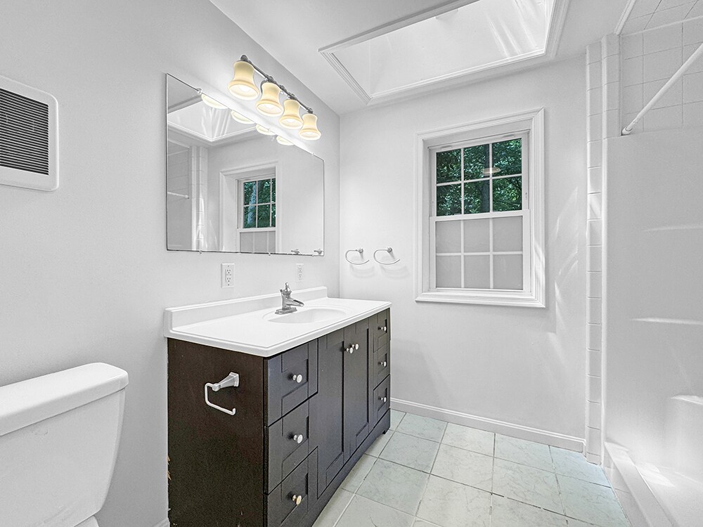 Updstairs Bathroom - 712 Powell St
