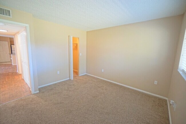 Building Photo - Bottom Floor Condo in The Gallery at Bayport