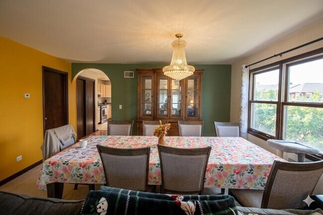 Building Photo - 730 Humboldt St