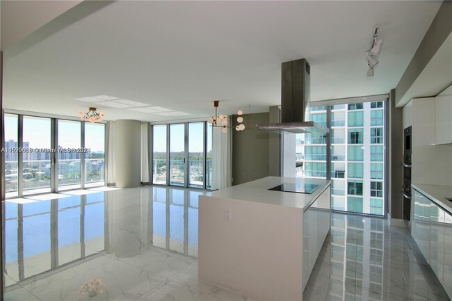 Building Photo - 300 Sunny Isles Blvd