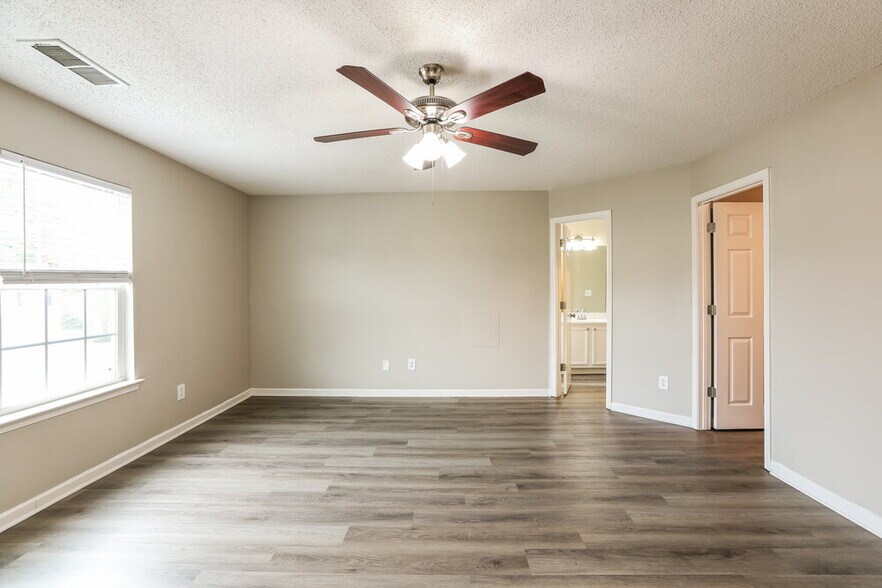 Building Photo - 1146 Brookstone Rd