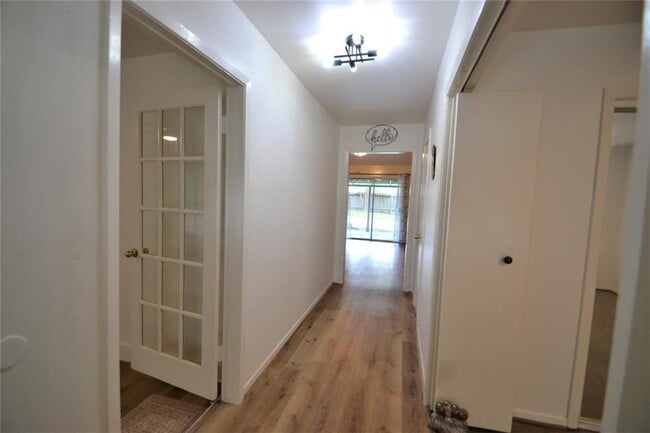 Building Photo - 5422 Kingfisher Dr