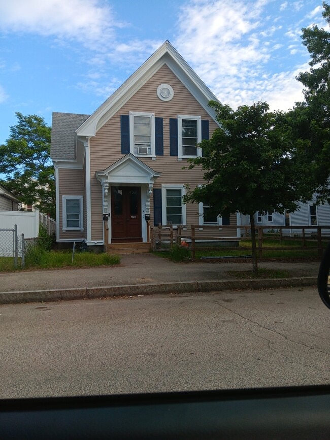 Building Photo - 375 Central St
