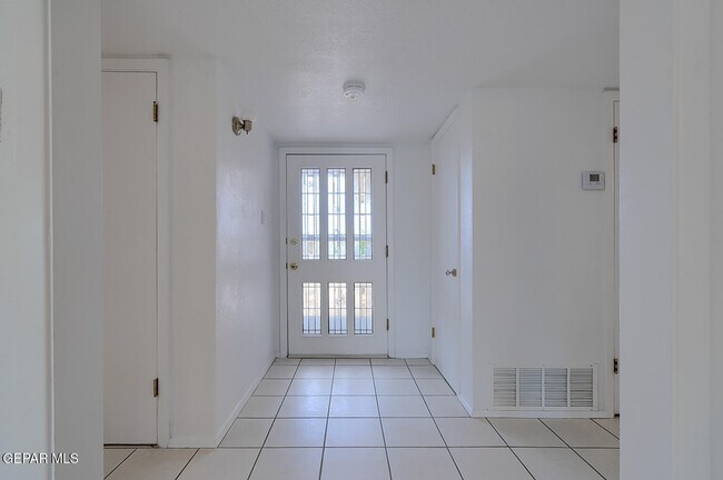 Building Photo - 9632 Gairloch Dr