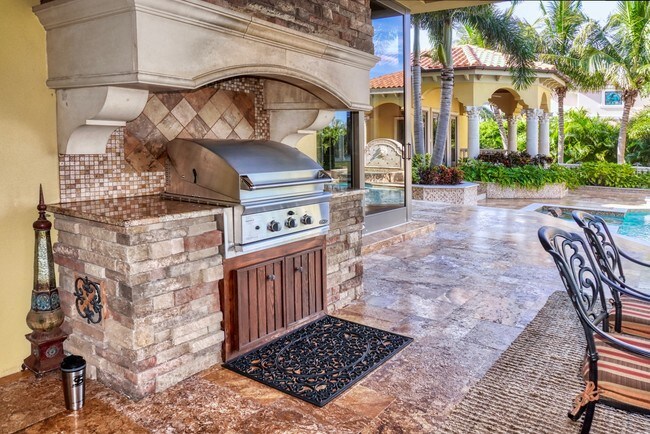 Building Photo - 1363 Oceanview Dr