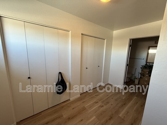 Building Photo - 1736 Sanders Dr